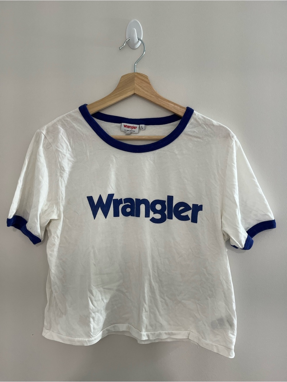Wrangler Cropped White Tee Size Large